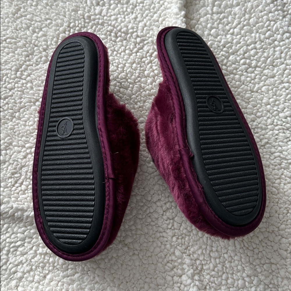 Victorias Secret Slippers Burgundy/Plum Size M NWT - Picture 3 of 3